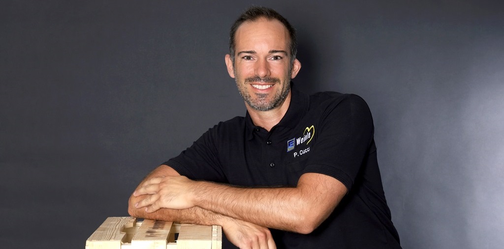 Mitarbeiterfoto im Edeka T-Shirt